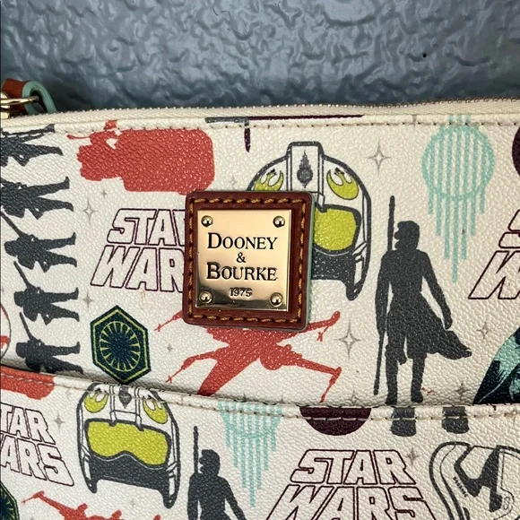 Dooney & Bourke Disney Star Wars Cream Graphic Crossbody Bag - Picture 3 of 16